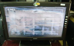 Dịch-vụ-dán-màn-hình-Tivi-LCD-LED-bị-phồng-rộp-mốc